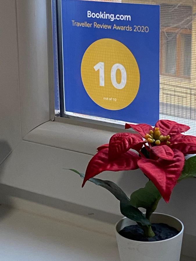 Dora Apartment Near Buda Castle With Parking! Boedapest Buitenkant foto