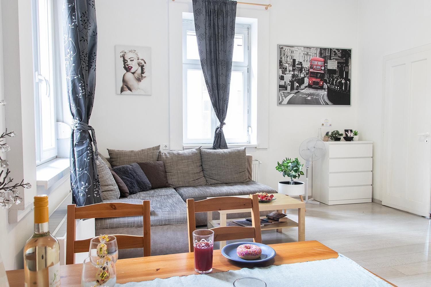 Dora Apartment Near Buda Castle With Parking! Boedapest Buitenkant foto