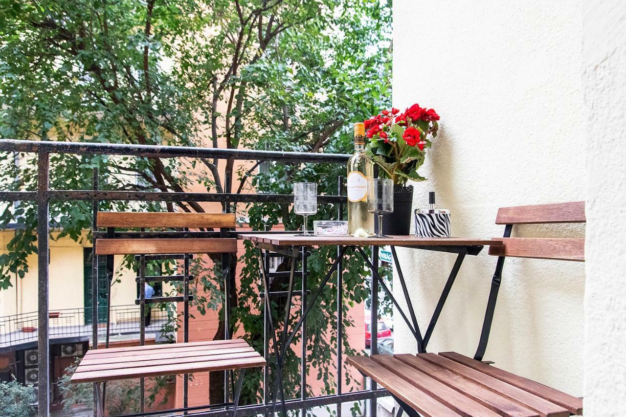 Dora Apartment Near Buda Castle With Parking! Boedapest Buitenkant foto
