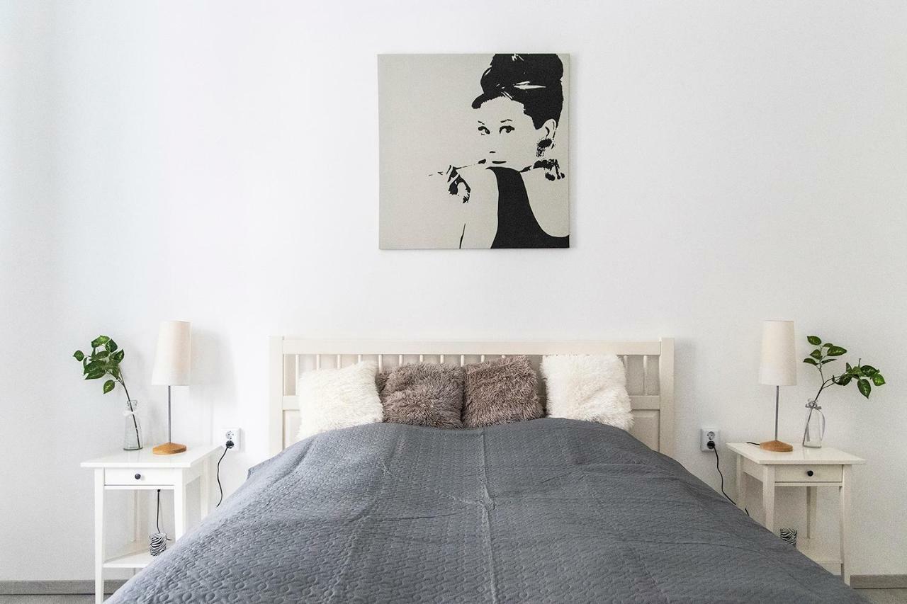 Dora Apartment Near Buda Castle With Parking! Boedapest Buitenkant foto