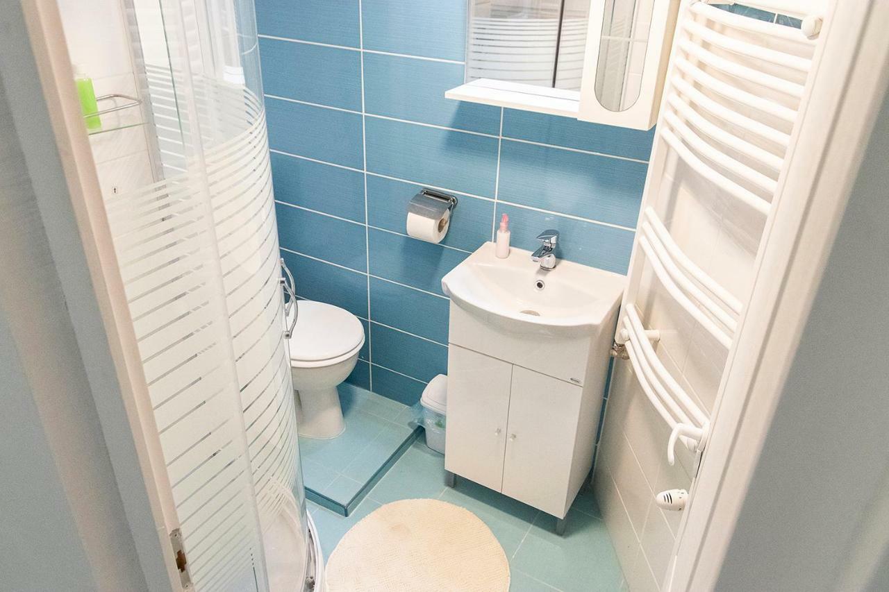 Dora Apartment Near Buda Castle With Parking! Boedapest Buitenkant foto